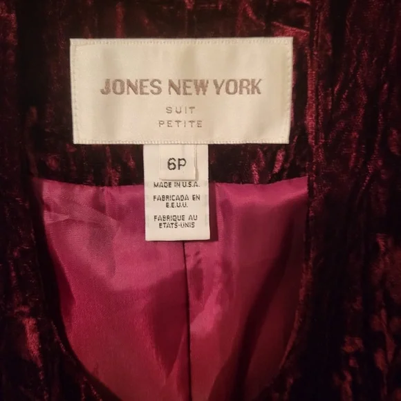 NWT velvet, garnet color jacket with beautiful buttons Jones New York, elegant - Picture 2 of 6